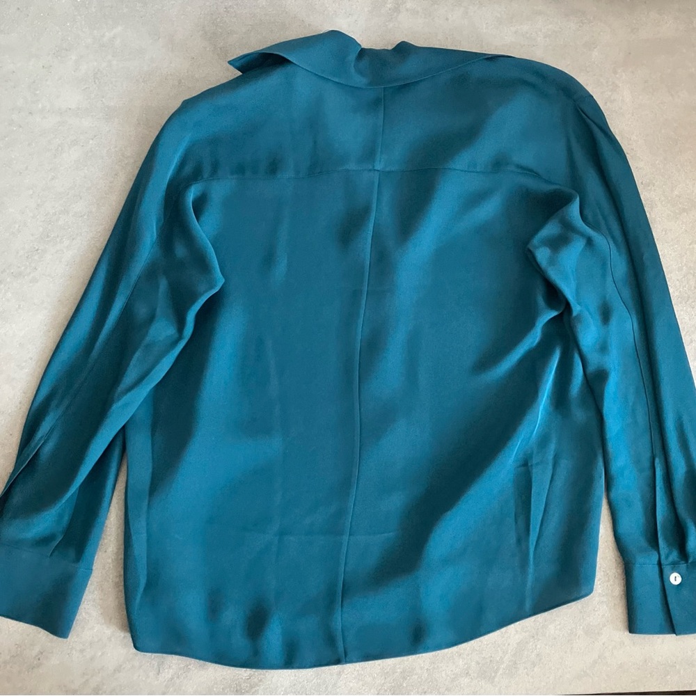 NWT Vince royal blue silk button front blouse - Picture 3 of 5